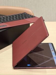 HUAWEI MateBook Fold Extraordinary Master 18-inch Dual-layer OLED Display HarmonyOS 5 Ultra-light and Thin Folding Computer, photo review